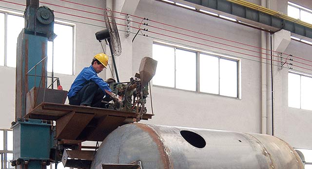 全自動焊接設(shè)備,工作效率高、焊縫平整、線條清晰